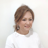山田由美子|まつ毛エクステ（まつエク）縮毛矯正の事なら、島田市美容室プティシュシュ（島田美容室Petit・chou chou）へ